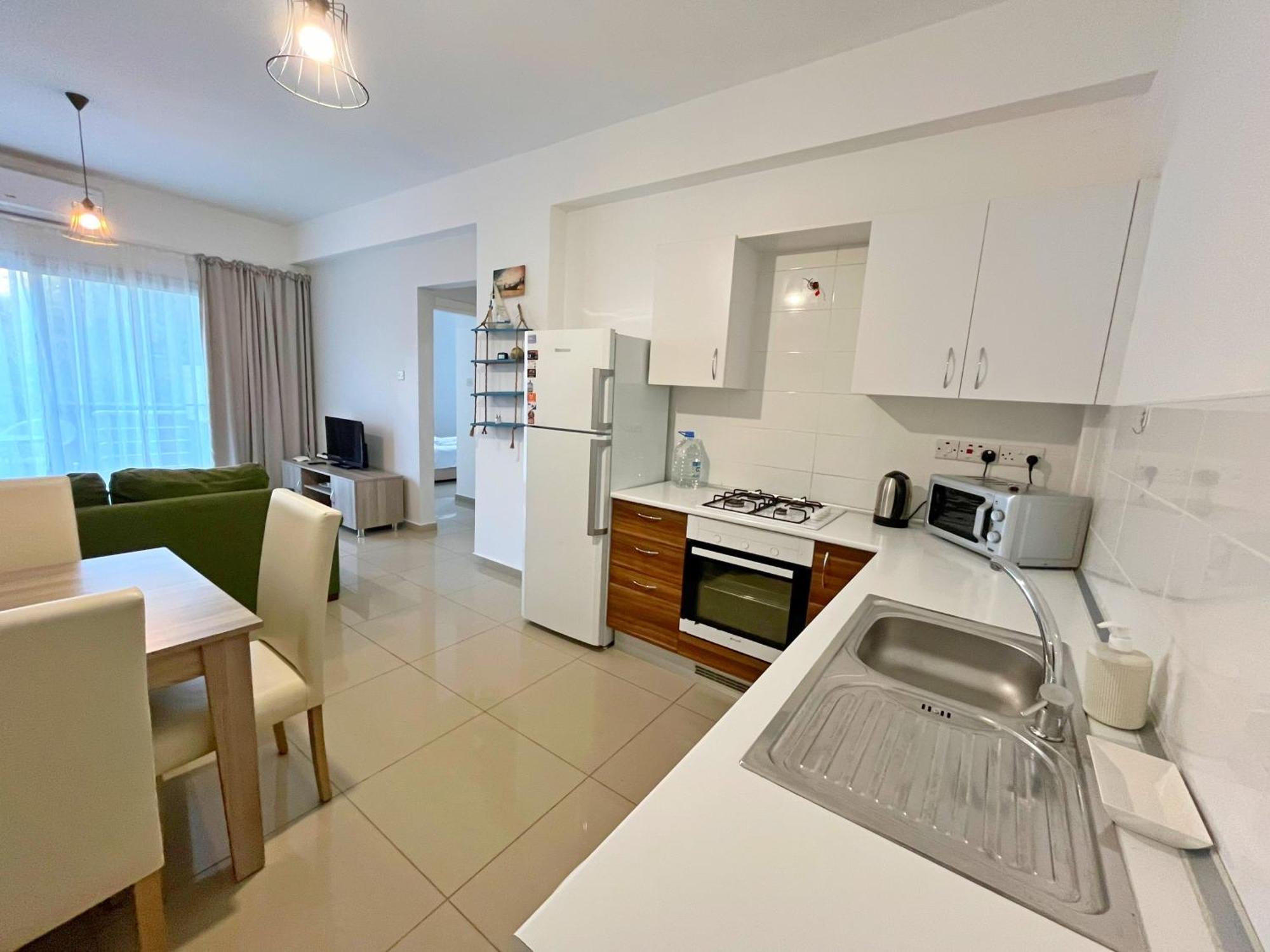 Quitet Two Bedroom Apartment With Private Garden Lukomorye D2 Karavas  外观 照片