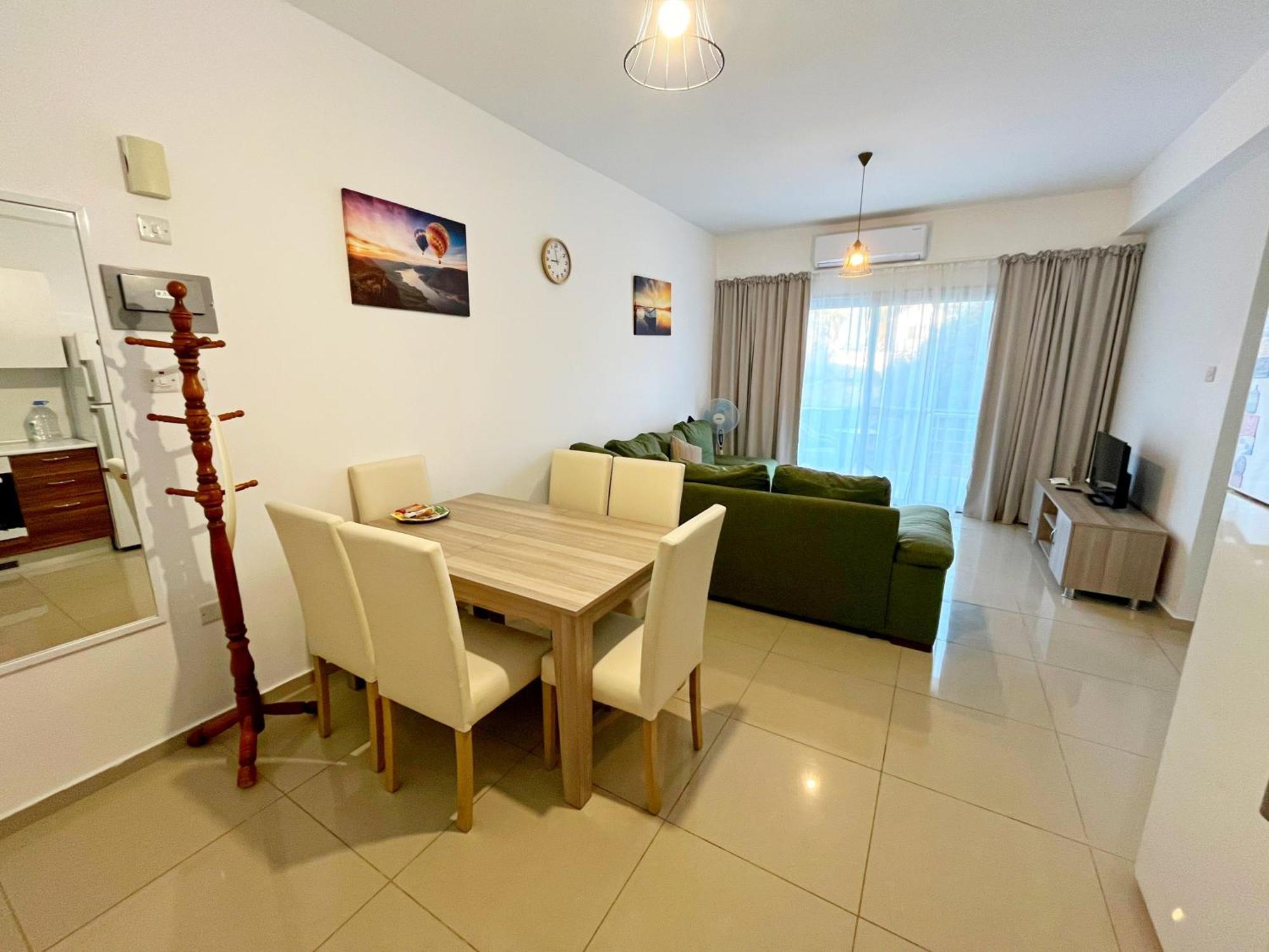 Quitet Two Bedroom Apartment With Private Garden Lukomorye D2 Karavas  外观 照片